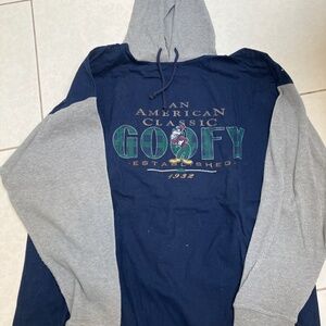 Priced to sell! Vintage  Disney goofy shirt with hood